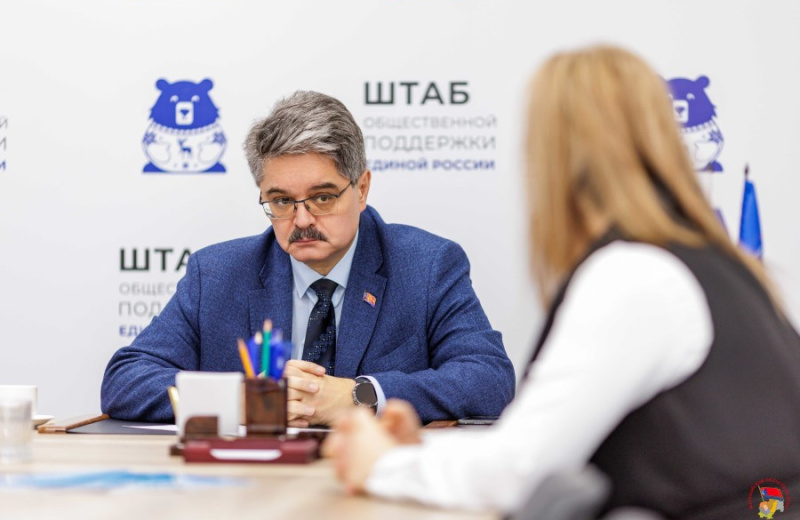 Развитие культуры, молодежной политики, вопросы кадров: прием граждан провел Анатолий Широков