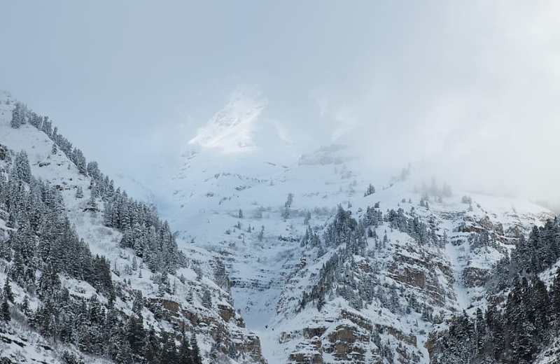 МЧС предупреждает: лавинная опасность сохраняется