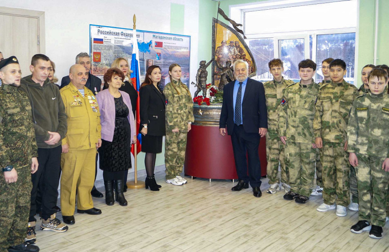 В поселке Палатка установили копию Монумента Героям специальной военной операции «Достойные предков»