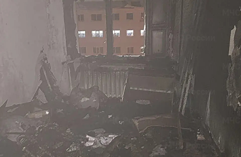 Из-за не потушенной сигареты пожарные спасли двоих и эвакуировали 7 жильцов дома