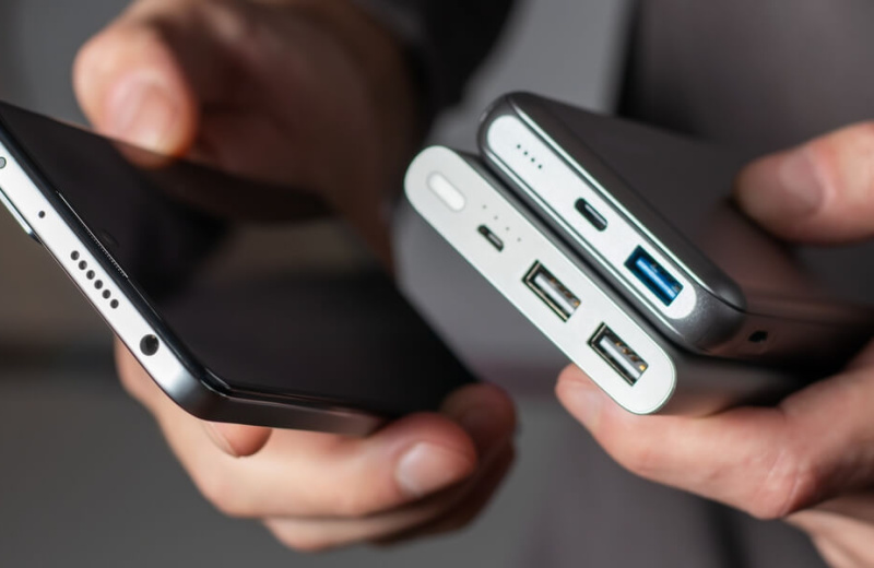 В Магаданской области из-за холодов вырос спрос на пауэрбанки