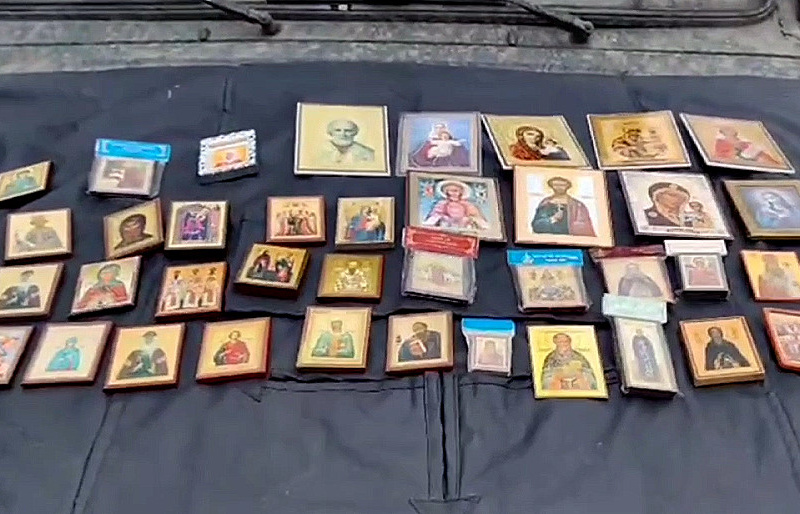 Учащиеся 1-ой школы г. Ждановка ДНР изготовили своими руками и передали в подразделение 132-й бригады иконки с образами Православных святых