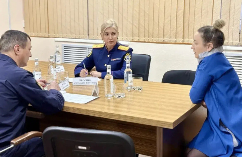 Руководитель СУ СК России по Магаданской области Александра Просина приняла участие в приеме граждан в приемной Президента Рф