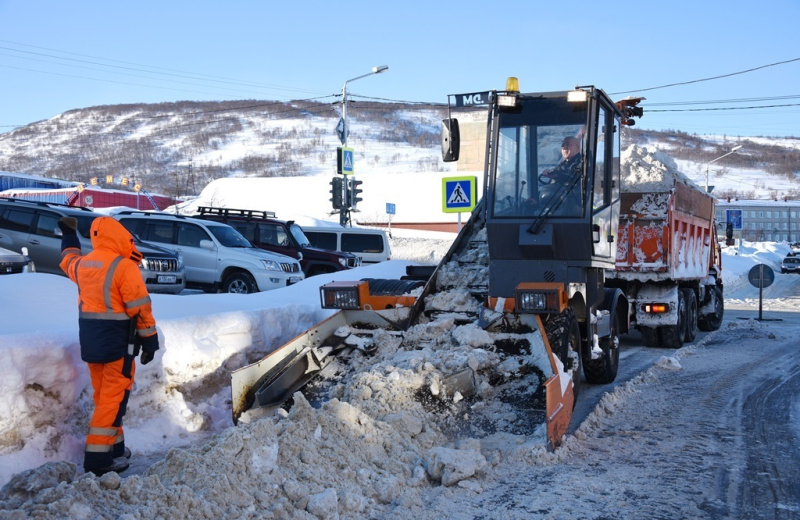 Сегодня в городе в связи со снегоуборкой возможно затруднение проезда транспорта на Колымском шоссе