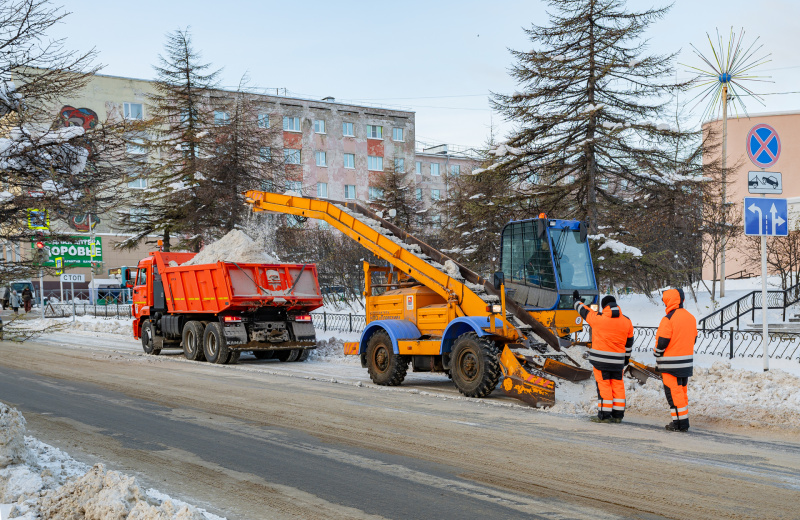 Сегодня в городе в связи со снегоуборкой возможно затруднение проезда транспорта на улицах Гагарина, Лукса, Наровчатова, проспекте Карла Маркса