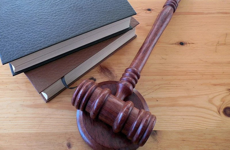 Магаданец осужден за кражу автомобиля с признаками бесхозяйного имущества