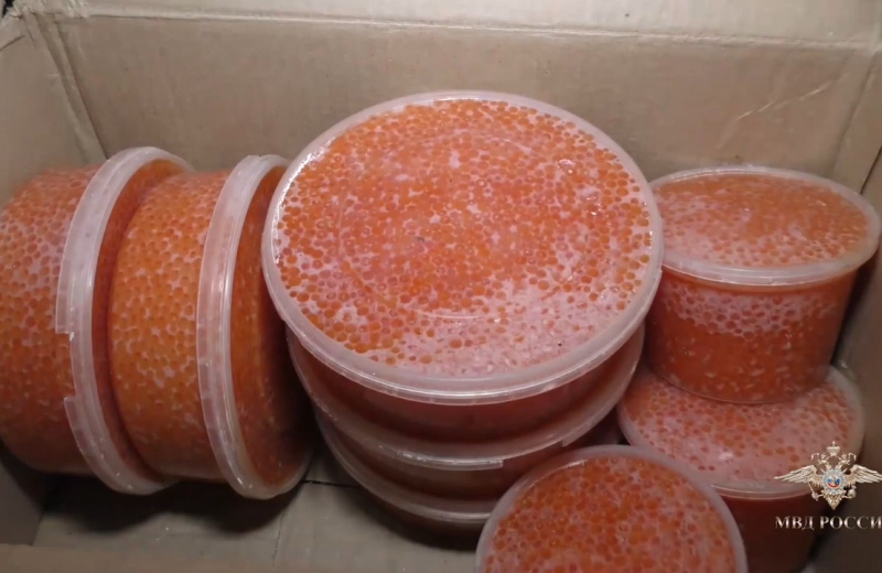 Прокуратура направила в суд уголовное дело о незаконном обороте свыше тонны красной икры без маркировки стоимостью почти 6,8 млн рублей