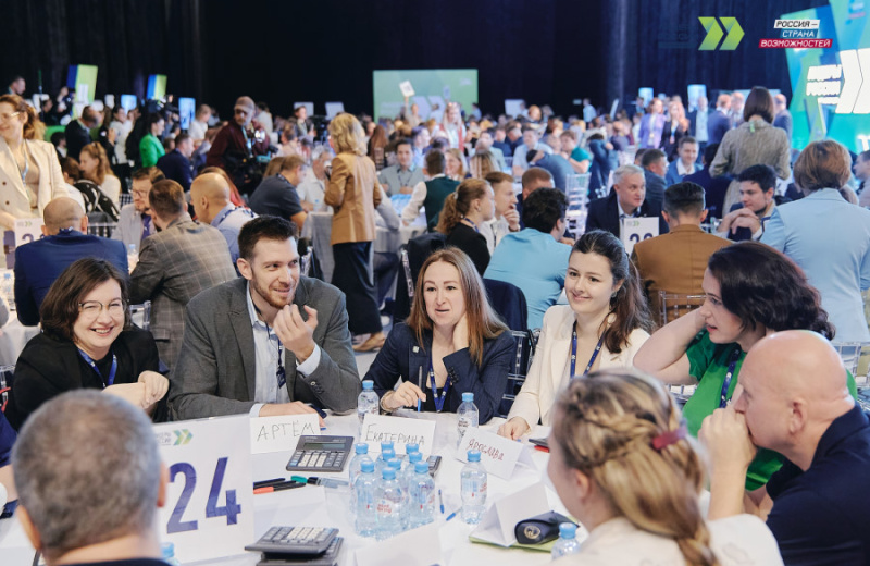 Управленец из Магаданской области принимает участие в онлайн-полуфиналах конкурса «Лидеры России. Команда»