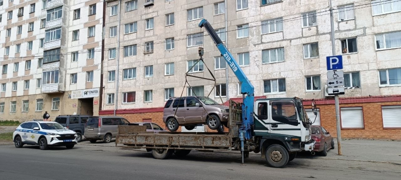 ГАИ Магаданской области информирует: за парковку автомобиля на месте для инвалидов оштрафованы три водителя