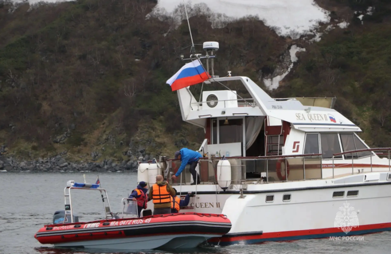 Инспекторы ГИМС и спасатели проводят рейды в Охотском море