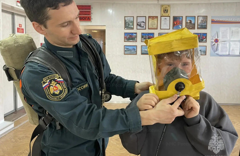 В гостях у огнеборцев побывали воспитанники летнего оздоровительного лагеря «Мир»