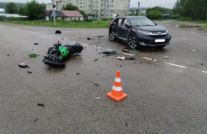 В результате ДТП водитель мотоцикла получил травмы, от которых впоследствии скончался в больнице.