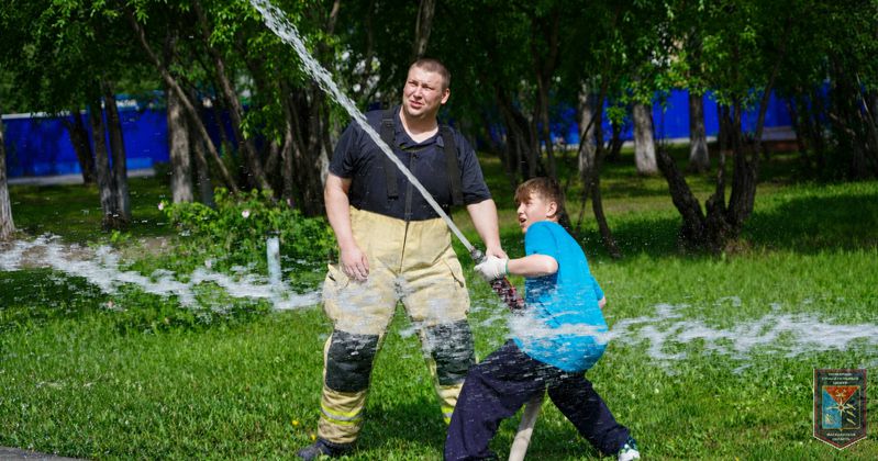 Воспитанники второй смены «Северного Артека» поборолись за звание лучших в пожарно-прикладном спорте
