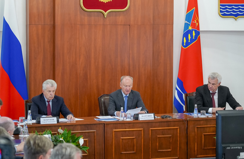 Помощник Президента России, председатель Морской коллегии Николай Патрушев провел совещание по вопросам использования морского потенциала Дальнего Востока