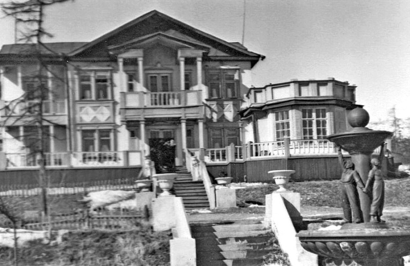 4 сентября 1940 года Дом отдыха, расположенный на 16‑м км основной трассы, реорганизован в культурную базу