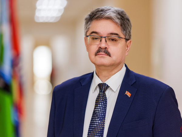 Анатолий Широков: Язык является душой народа, связующей нитью между поколениями и основой нашей общероссийской идентичности