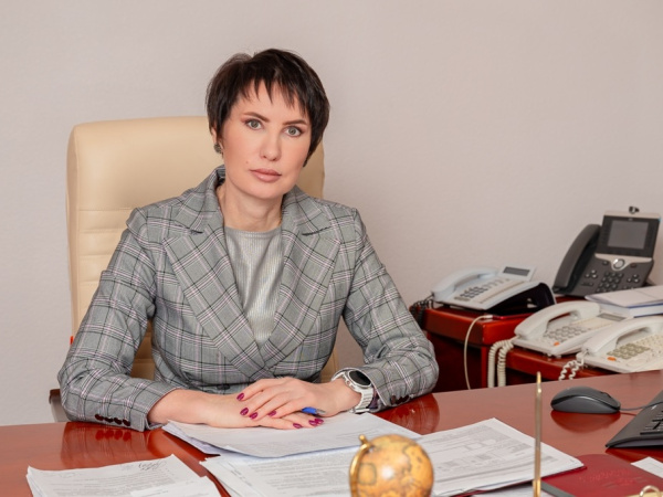 Мэр Магадана Лариса Поликанова поздравила сотрудников подразделений по вопросам миграции с профессиональным праздником