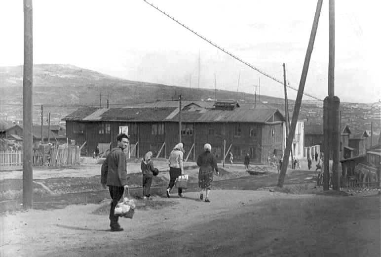 14 сентября 1951 года Решением Магаданского горисполкома № 195 были утверждены новые наименования улиц