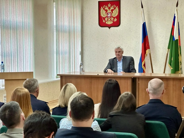 Губернатор Магаданской области Сергей Носов встретился с коллективом ФССП и Минюста