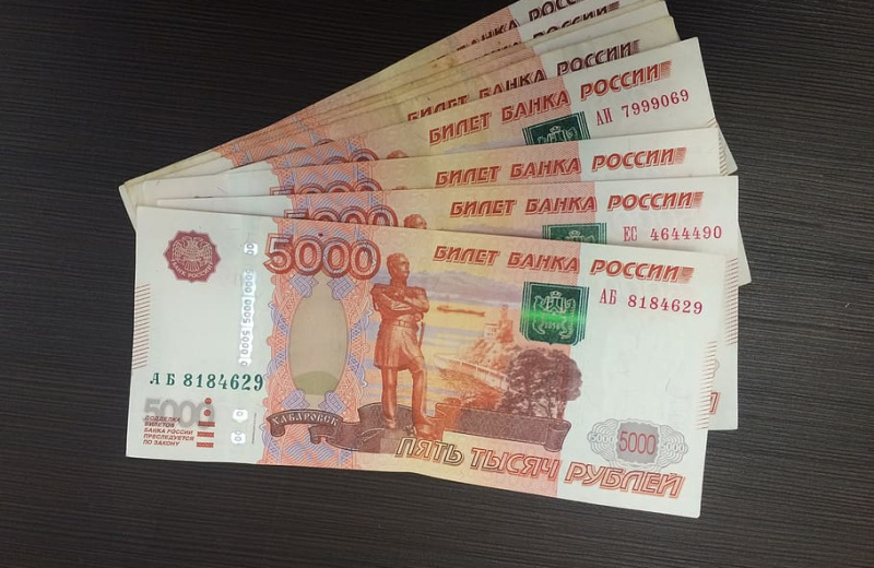 В Магадане полицейские раскрыли грабеж на 300 тысяч рублей