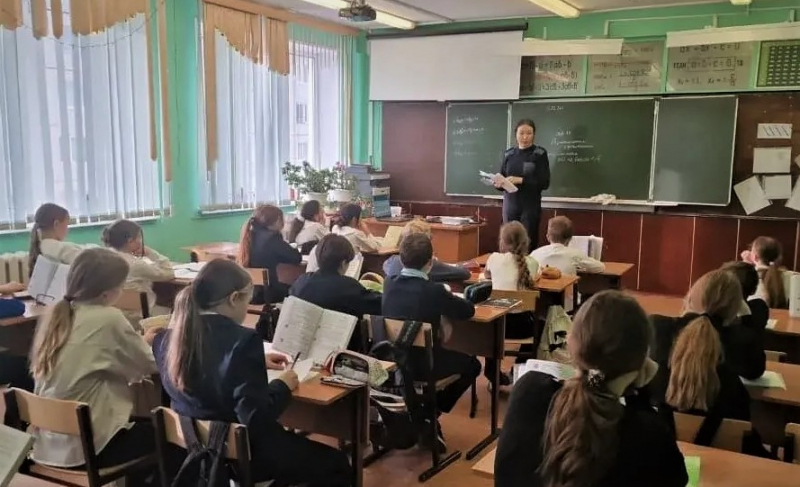 Полиция и дети: на Колыме стражи порядка рассказали школьникам о том, чем опасен буллинг и как его остановить