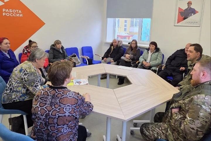 110 жителей Магаданской области получили финансовую поддержку по соцконтрактам для поиска работы с начала 2026 года