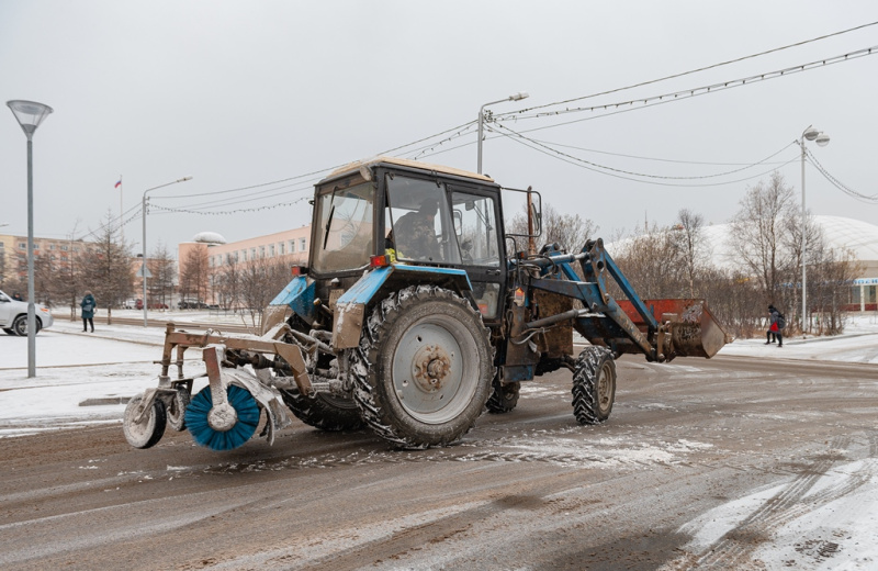 Зимнее содержание города ведут городские службы 15 октября в Магадане