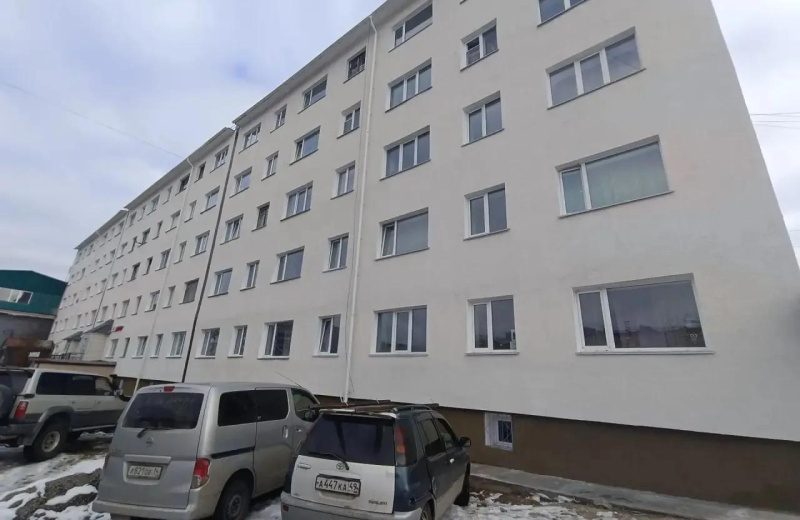 Сотрудники минстроя приняли участие в комиссионной приемке работ по капремонту фасадов многоквартирных жилых домов Магадана